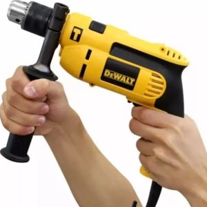 Furadeira de Impacto DeWalt 1/2" 710W 127V Mandril Reversível DWD502BR